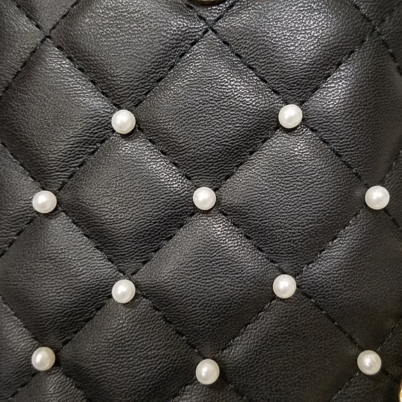 NWT Badgley Mischka Pearl Quilted Phone Case - Picture 9 of 10